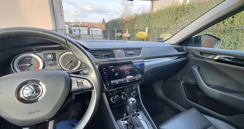 Skoda Superb cena 89000 przebieg: 187000, rok produkcji 2017 z Gliwice małe 56